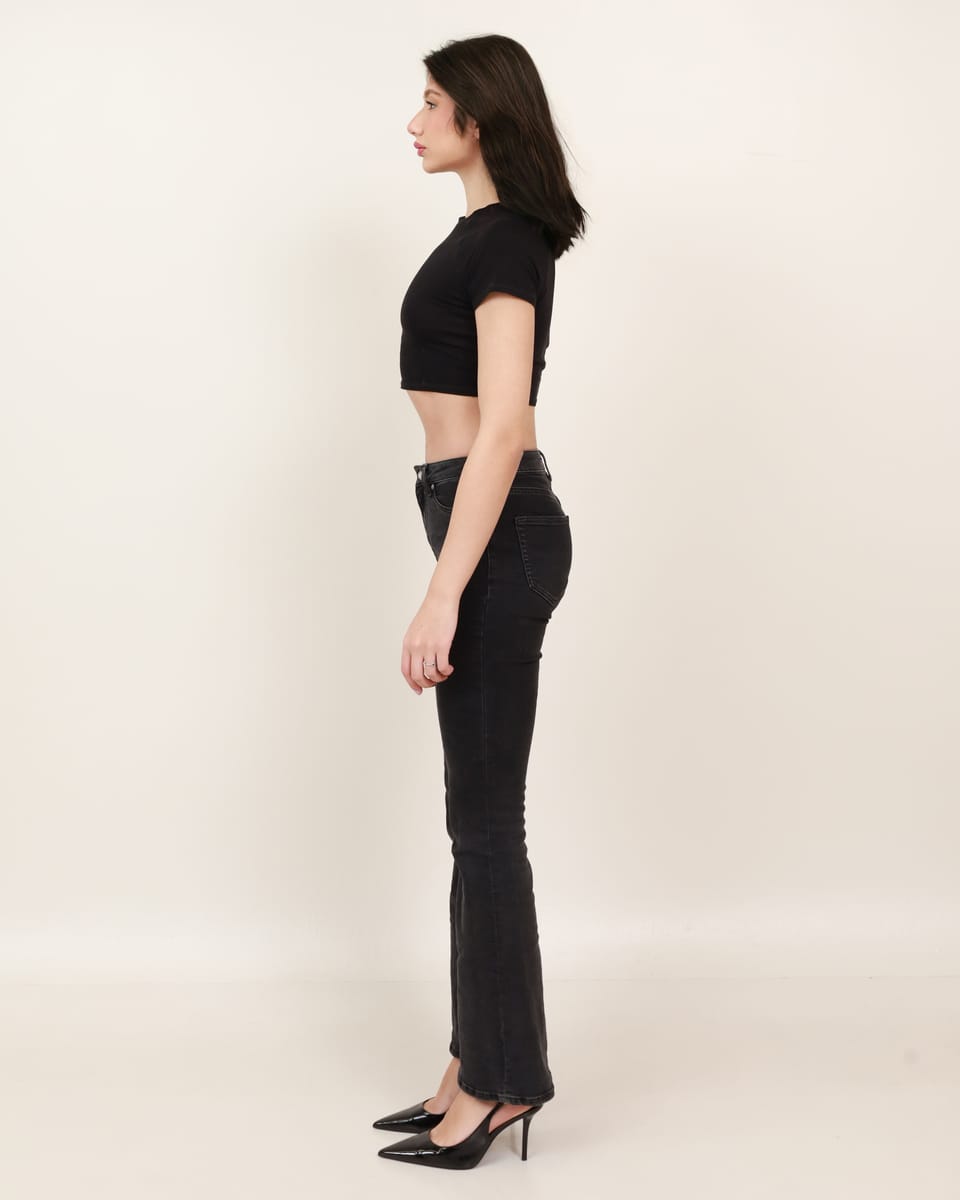 Full-length side digital thumbnail of Asal Dabbaghchian